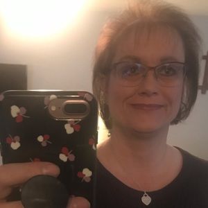 Meet your Posher, Deborah